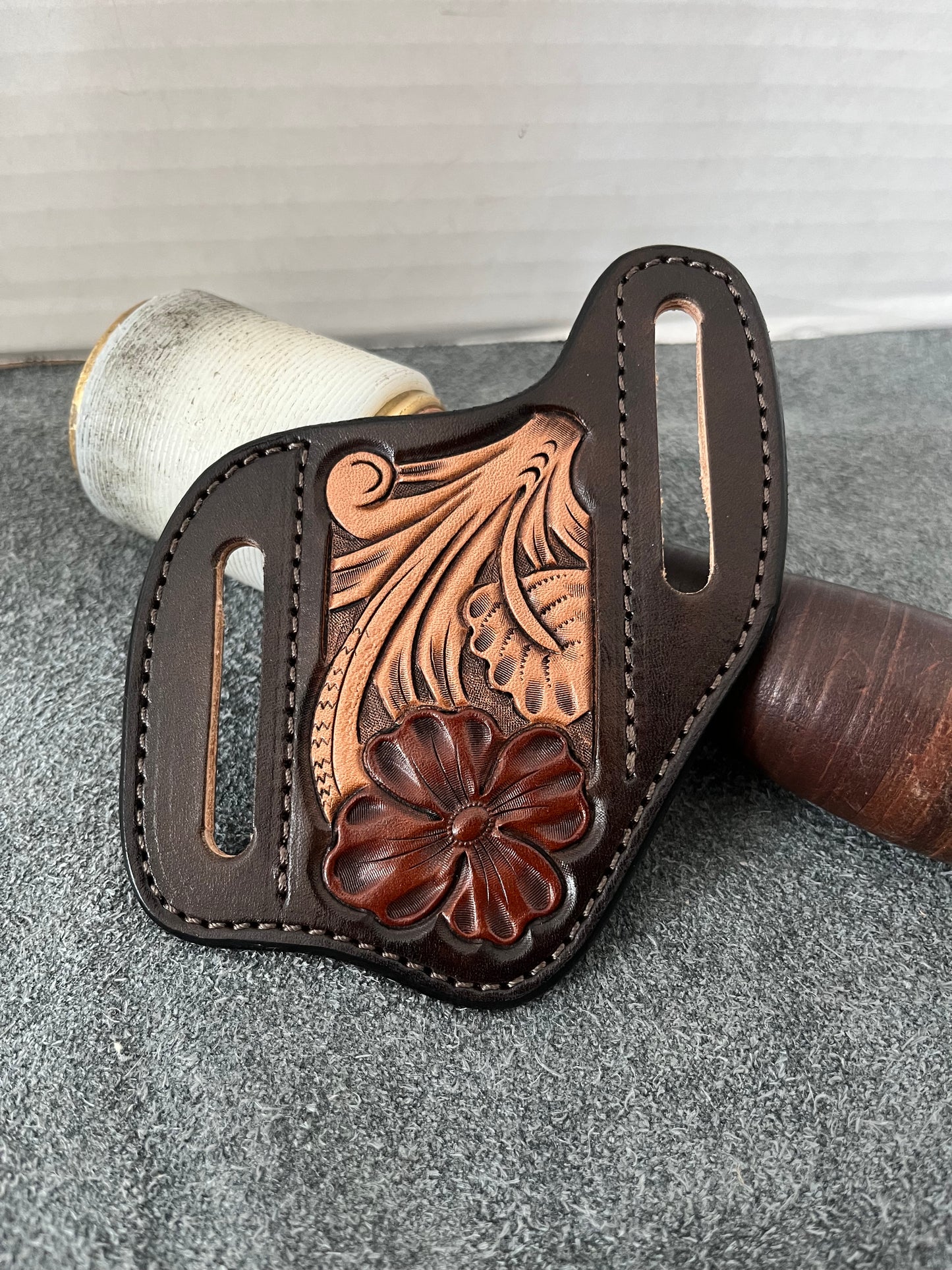 Custom knife sheath (Deposit only)