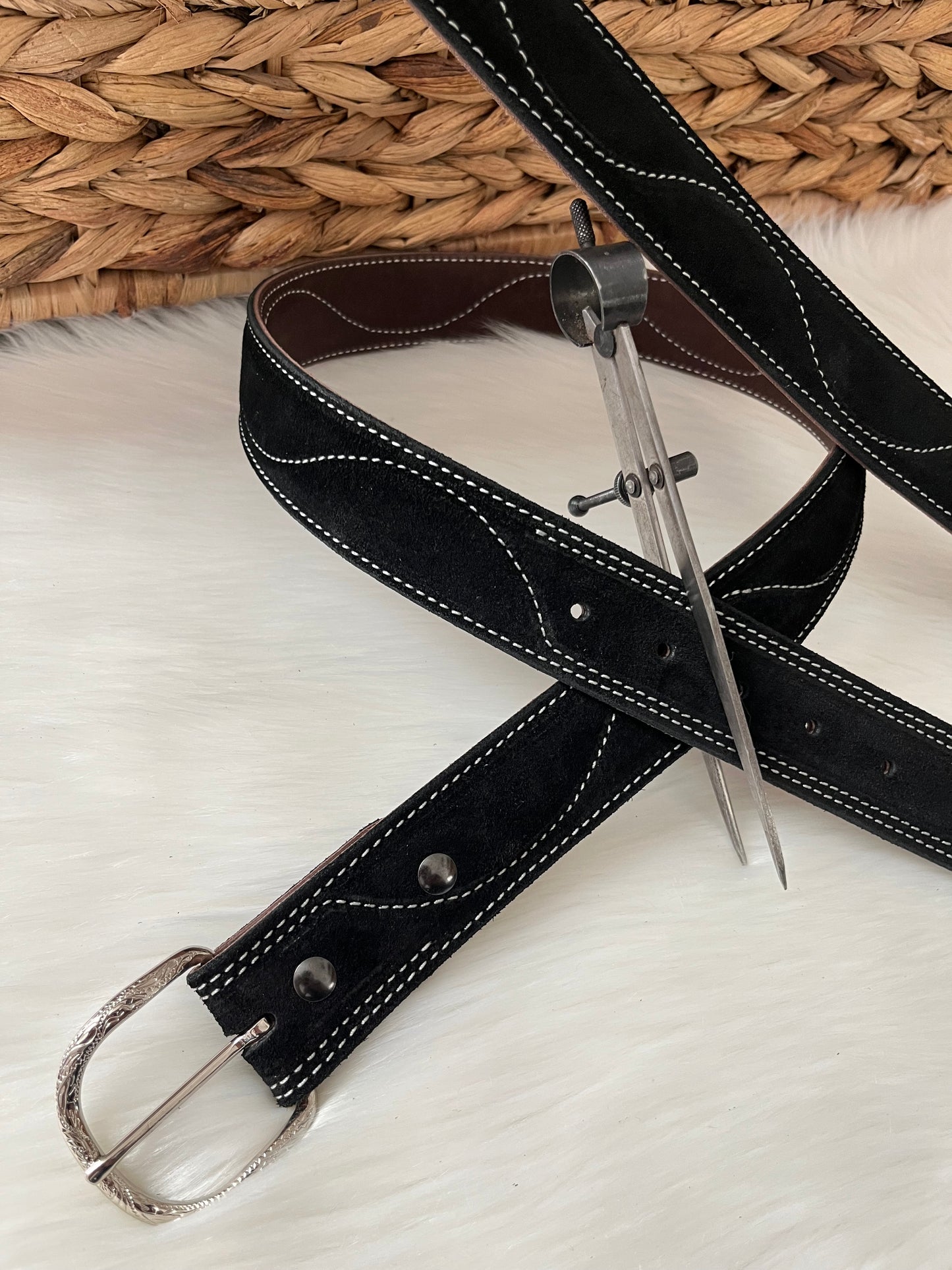Black suede belt  River Stitching