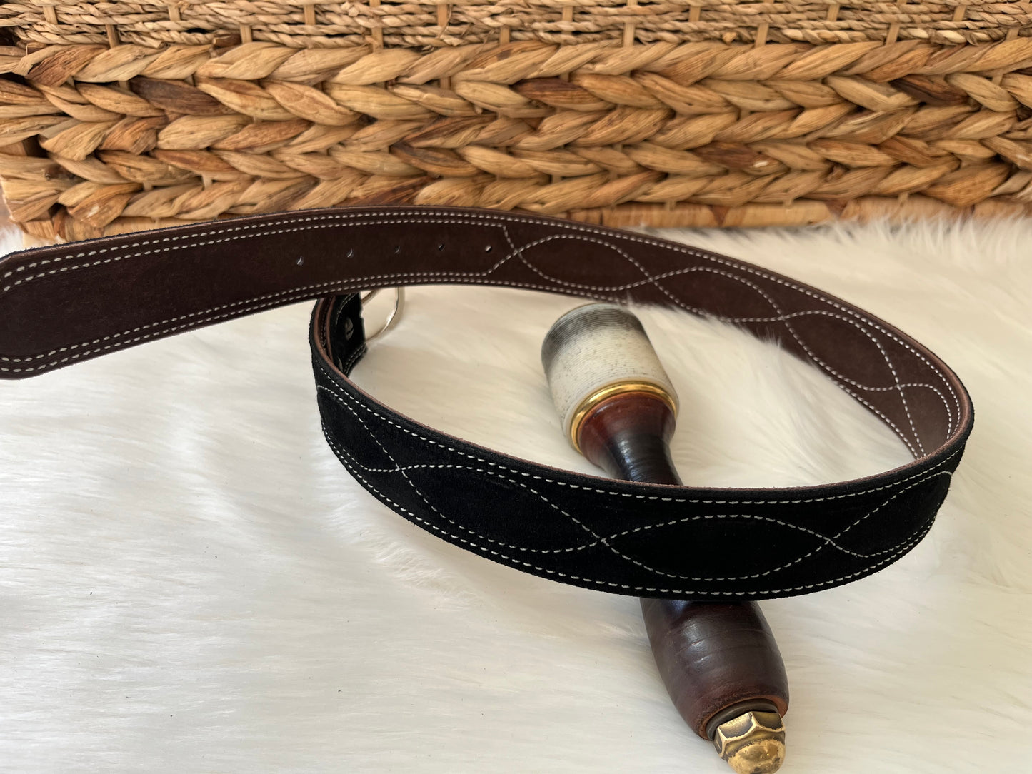 Black suede belt  Oval stitching